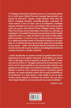 O ureche de om pe o spinare de soarece