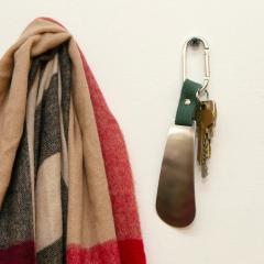 Incaltator cu carabina - Clippable Shoehorn